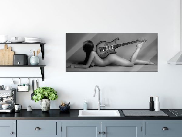 Nackte Frau mit Gitarre, Glasbild Panorama Online – Bild 3